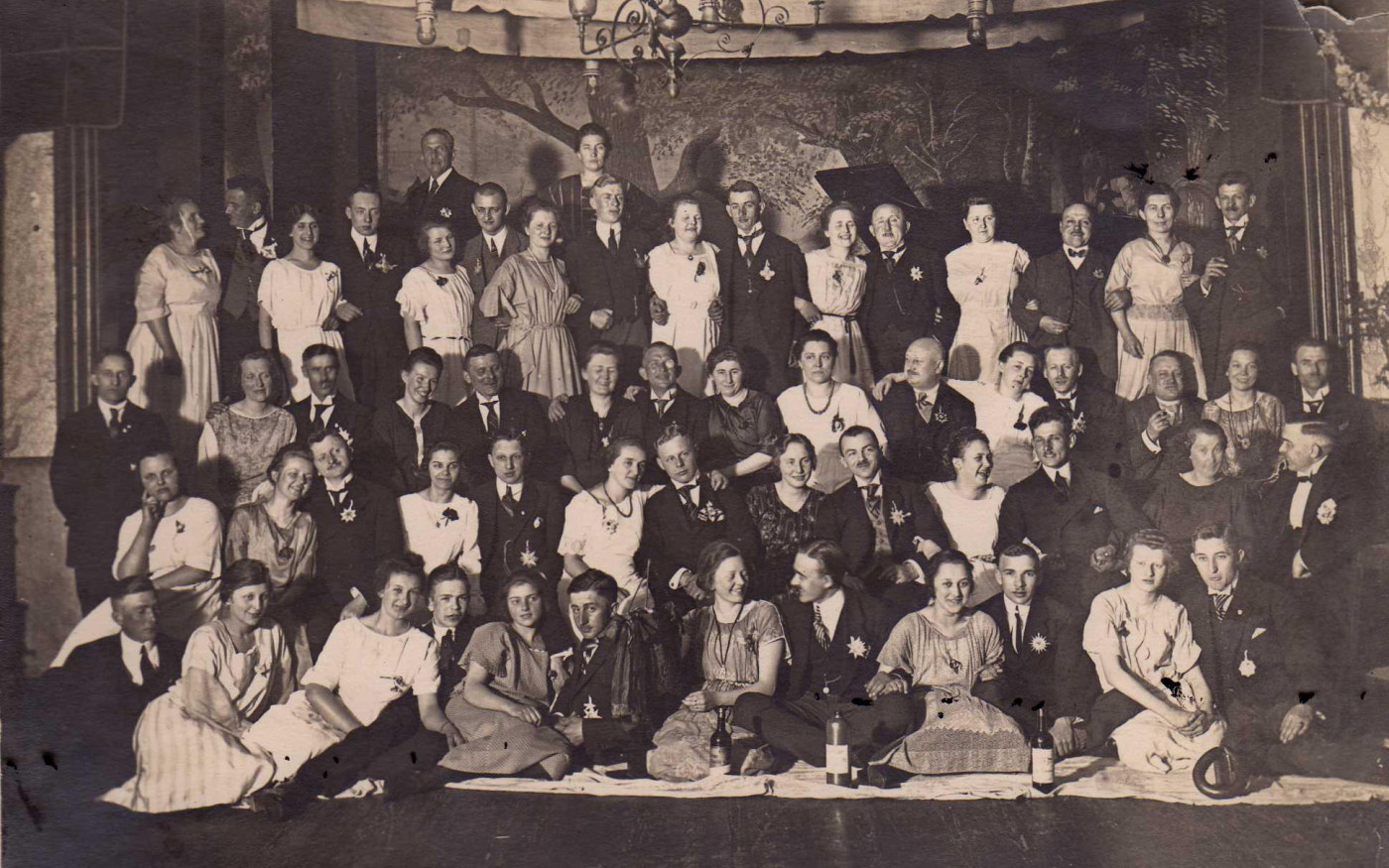111 Jahre Club Frohsinn: Die Gentlemen in Lumpen - Gifhorner Gesellschaft organisiert Bälle, Silvesterpartys und Vatertagsausflüge