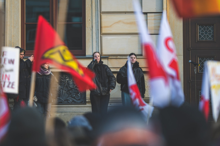 15.000 Menschen demonstrieren in Braunschweig gegen Rechtsextremismus – mit KURT-Bildergalerie