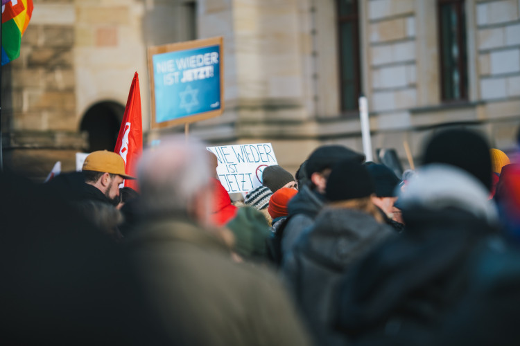 15.000 Menschen demonstrieren in Braunschweig gegen Rechtsextremismus – mit KURT-Bildergalerie