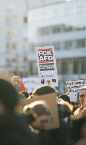 15.000 Menschen demonstrieren in Braunschweig gegen Rechtsextremismus – mit KURT-Bildergalerie