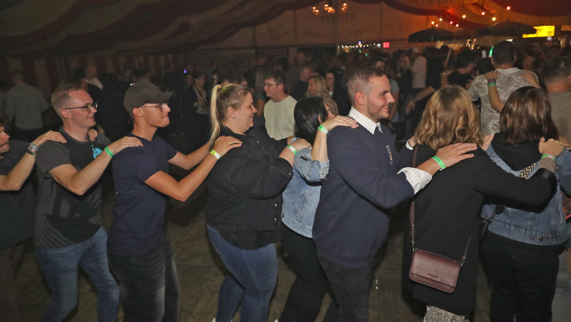 150 Jahre Feuerwehr Gamsen: Die schönsten Fotos zur großen Partynacht 