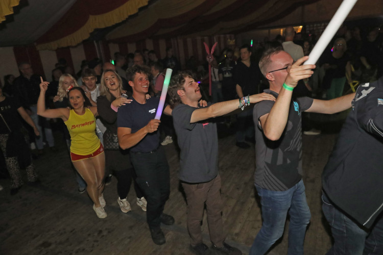 150 Jahre Feuerwehr Gamsen: Die schönsten Fotos zur großen Partynacht 