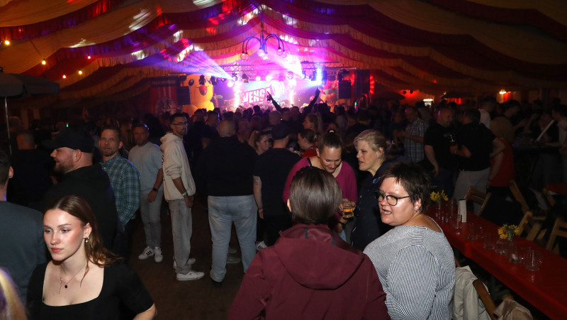 150 Jahre Feuerwehr Gamsen: Die schönsten Fotos zur großen Partynacht 