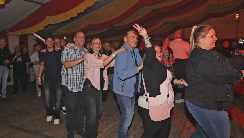 150 Jahre Feuerwehr Gamsen: Die schönsten Fotos zur großen Partynacht 