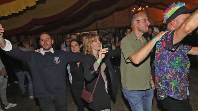 150 Jahre Feuerwehr Gamsen: Die schönsten Fotos zur großen Partynacht 