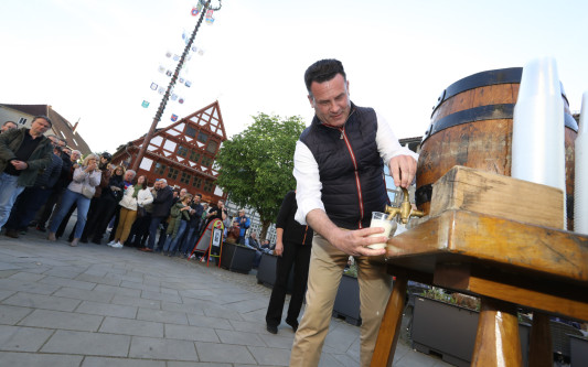 30 Liter Freibier, Baum aufstellen, Party bis Mitternacht: Am 30. April steigt wieder der Tanz in den Mai auf dem Gifhorner Marktplatz