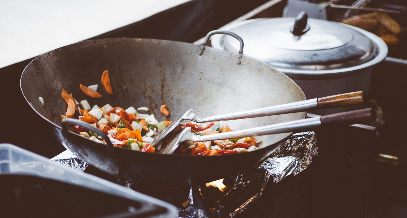 5 Tipps für richtig gute Krisenstimmung von Gifhorns Top-Guide - Von Caren Miosga bis zum Mut zum Wok