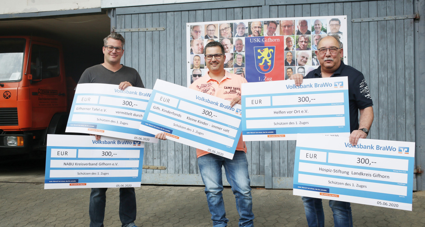 55 Schützen sammeln 1500 Euro -  1. Zug USK trägt die ausgebliebene Schützenfest-Umlage für gute Zwecke zusammen