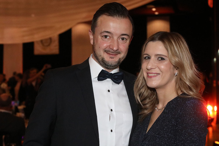 650 Gäste feiern vergnügt den Apfelsinenball 2024 - Das sind die schönsten Bilder aus Gifhorns Stadthalle