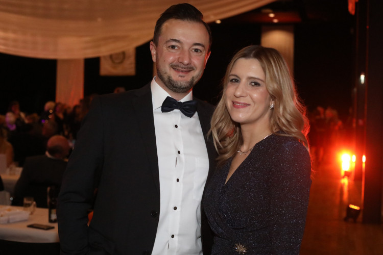 650 Gäste feiern vergnügt den Apfelsinenball 2024 - Das sind die schönsten Bilder aus Gifhorns Stadthalle