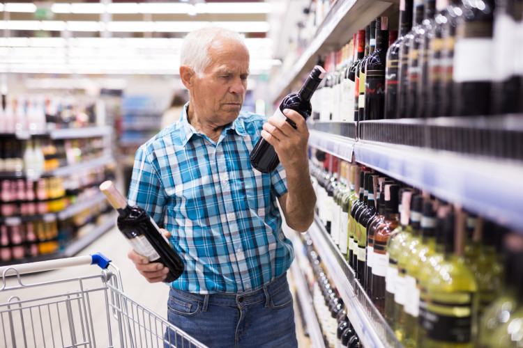 7 Einkaufstypen, die man im Supermarkt antrifft: KURT klärt Euch über Listenschreiber, App-Vergleicher und Co auf