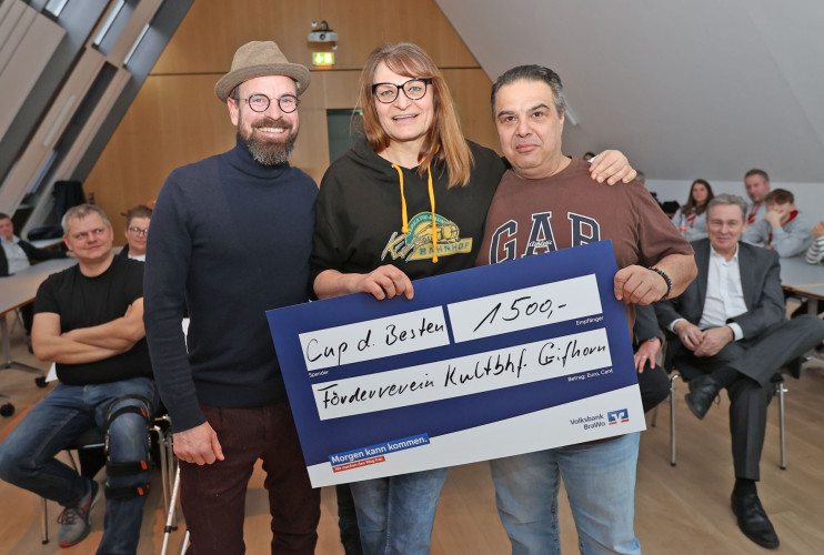 9000 Euro für 12 gute Zwecke: MTV Gamsen und Sport KURT überreichen die Erlöse vom Cup der Besten