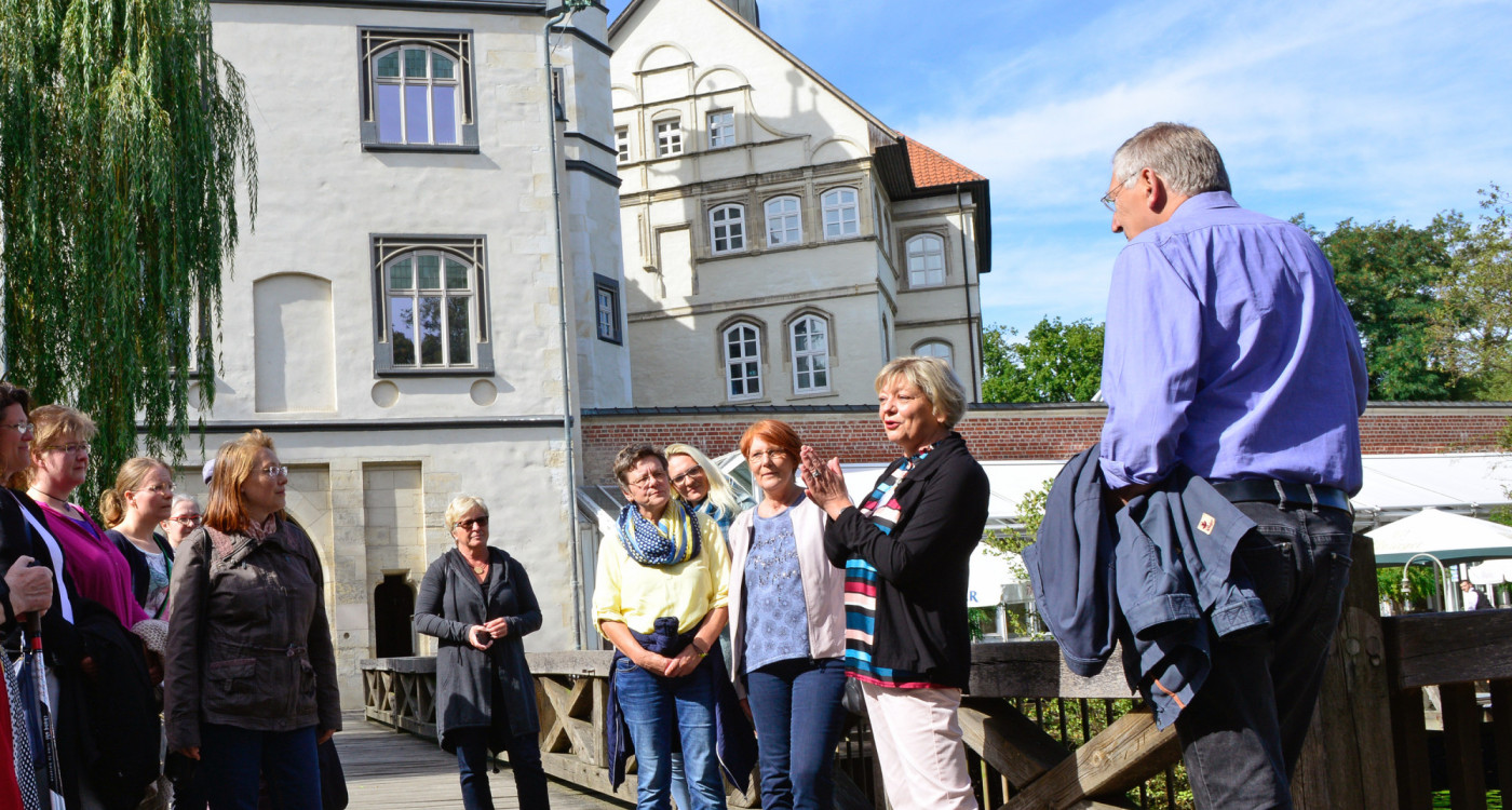 Ab an die frische Luft: Jeden Freitag gibt's geführte Stadttouren durch unser Gifhorn