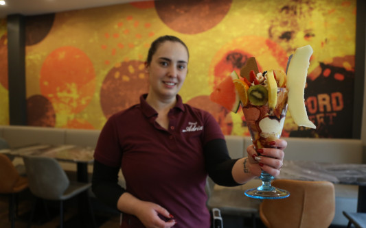 Adria - Obst, Früchte, Nutella – Neben dem Eisbecher warten Crêpes, Waffeln und Kuchen