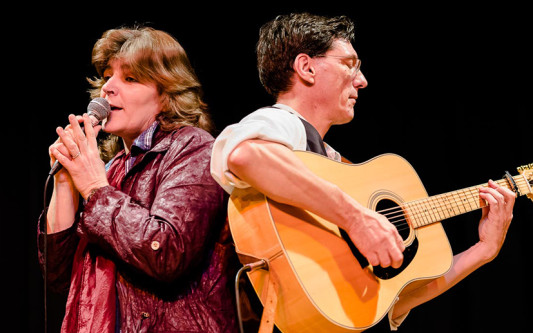 Am Sonntag wird's atmosphärisch auf der Rathausbühne: Twice as Nice sind beim Altstadtfest dabei