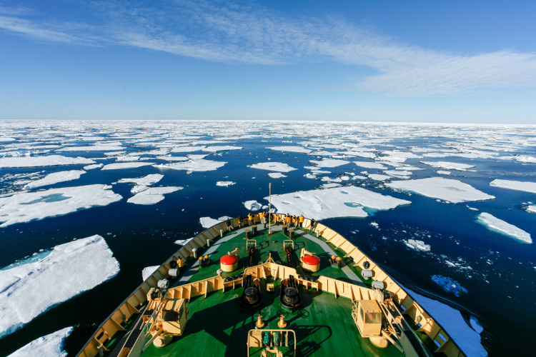 An den Feiertagen fängt die Seele an zu klingen - Moderator Peter von Sassen erzählt im KURT-Interview von seiner Liebe zur Weihnachtszeit