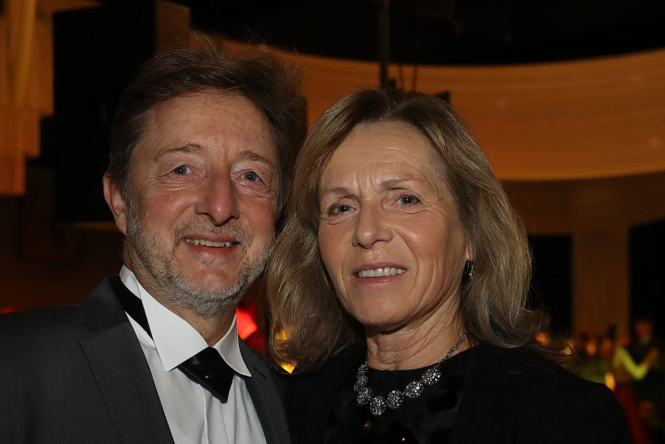 Apfelsinenball: So glamourös feierte das USK das gesellschaftliche Glanzlicht in Gifhorns Stadthalle – KURT zeigt die schönsten Bilder