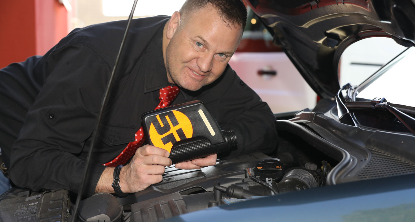 Ärmel hoch – das KFZ muss zum Auto-Doc: Seit 25 Jahren sorgt Stefan Pingel dafür, dass Gifhorns Autos sicher fahren