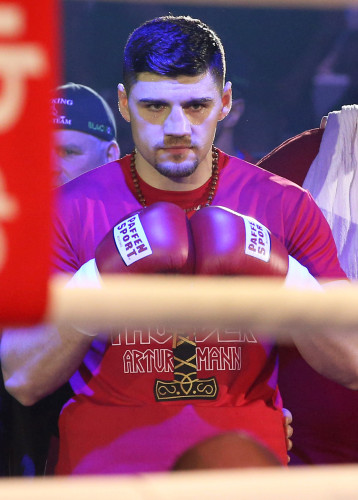 Artur Mann hört auf: Der Gifhorner Boxer wird WBF-Champ, kümmert sich aber fortan um seine Firma