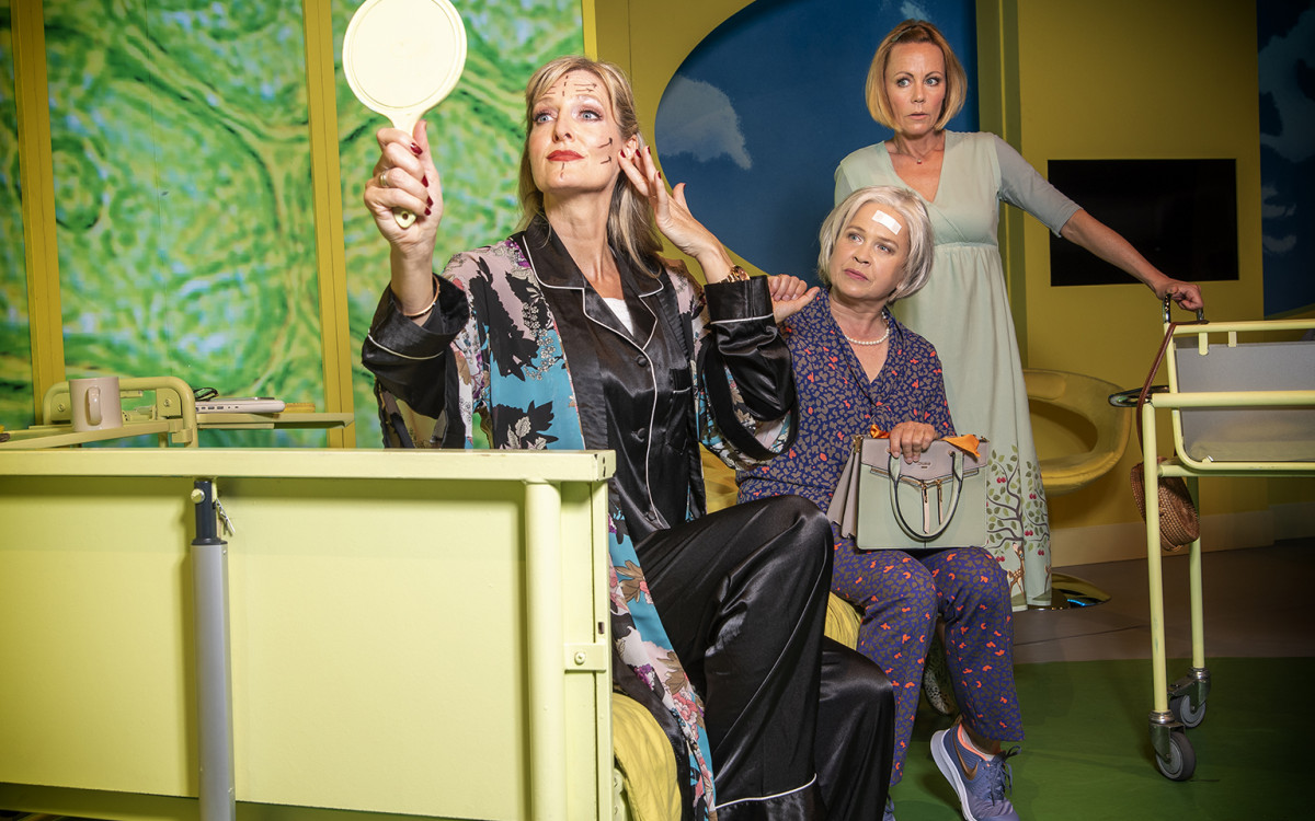 Auf die kleinen Freuden kommt es an: Sonntags-Abo mit Opernband, zwei neuen Ohnsorg-Komödien und vielem mehr