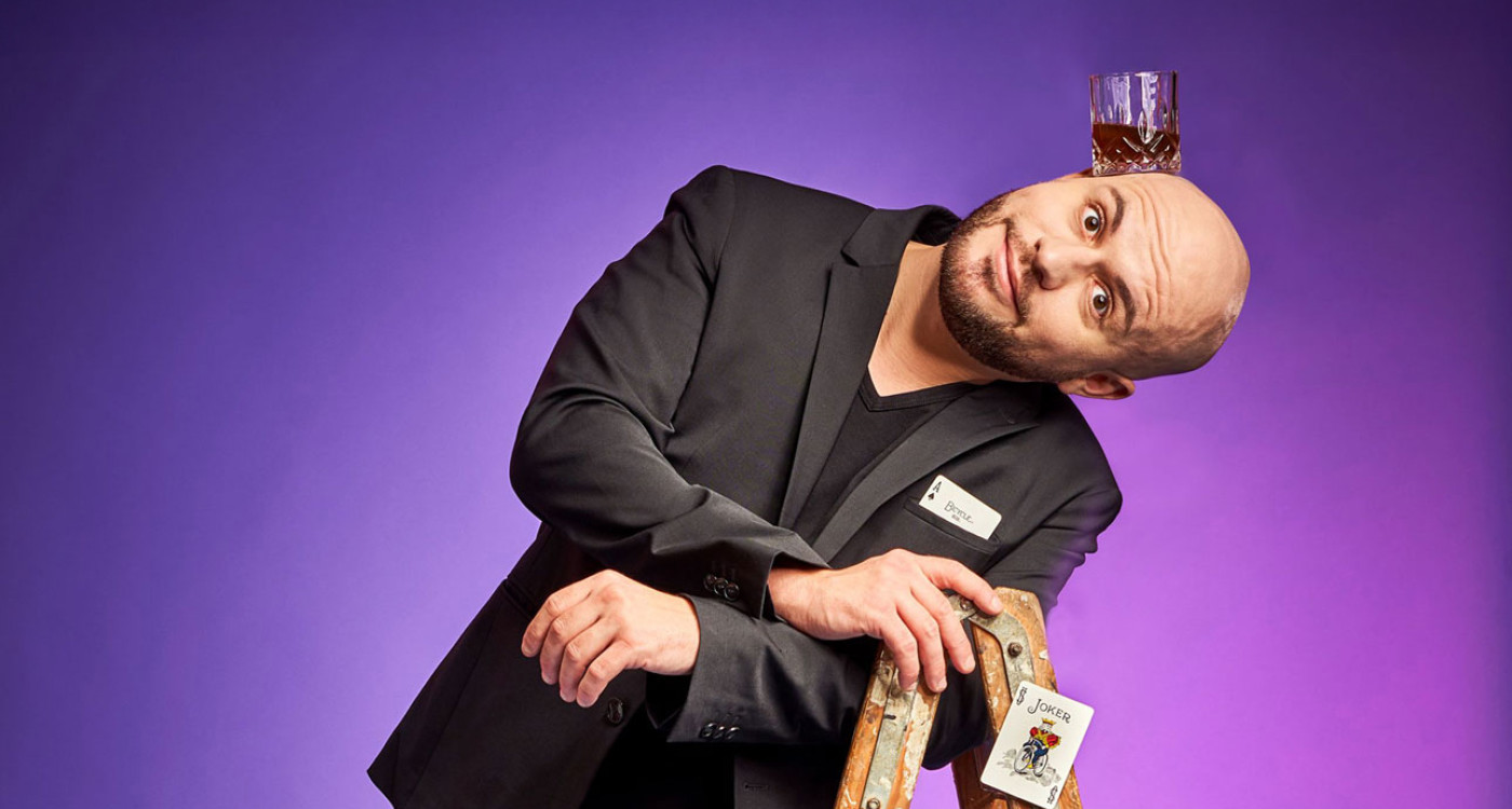 Auf Einladung der Kulturschmiede Sassenburg: Magie trifft Comedy mit Entertainer Luke Dimon in Triangel