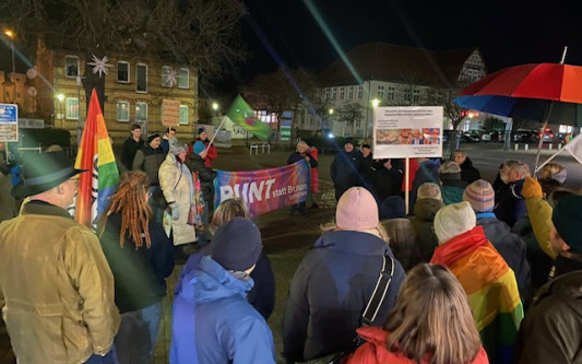 Aufruf der Bündnisse gegen Rechts: Stiller Protest auf dem Gifhorner Schillerplatz am kommenden Montag geplant