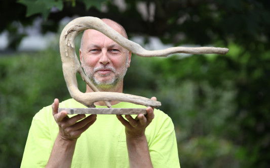 Aus der Katastrophe ist etwas Schönes geworden: Der Gifhorner Wolfgang Weber vermittelt mit seinen Kunstwerken Ermutigung