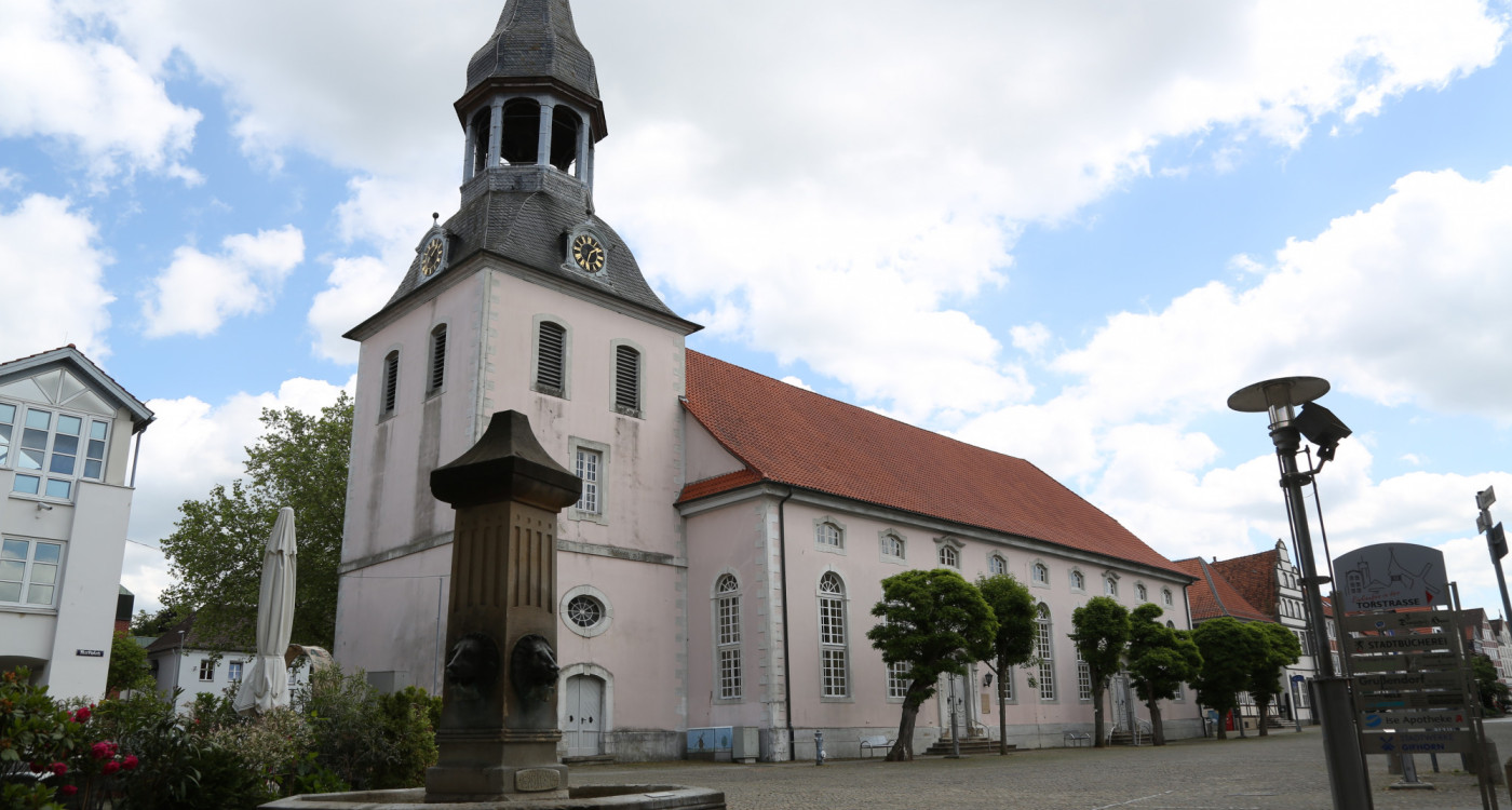 Auszeit vom Trubel beim Mittagsgebet in der Gifhorner St. Nicolai-Kirche