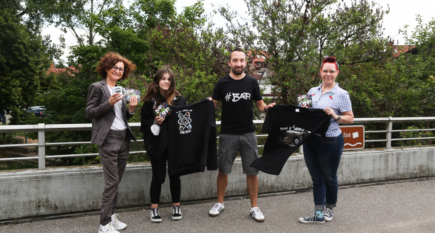 B and the Rattlesnakes: Sebastian Priebe trifft die Gewinnerinnen der KURT-Verlosung