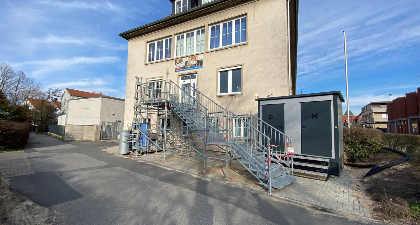 Bauarbeiten in Gifhorns Polizei - Wer zur Wache will, muss jetzt die Treppe an der Seite nehmen