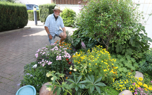 Bei Balkon-Wettbewerb-Finalist Jürgen Sonnemann aus Gifhorn ist kaum ein Zentimeter ohne Bepflanzung zu erblicken