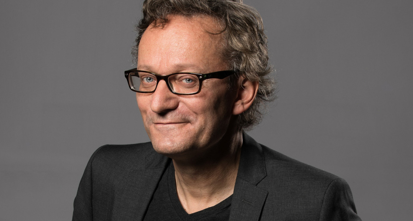 Bei Komplexität einfach Frank Lüdecke vertrauen: Kabarettist tritt am 26. September bei den Heißen Kartoffeln in Leiferde auf