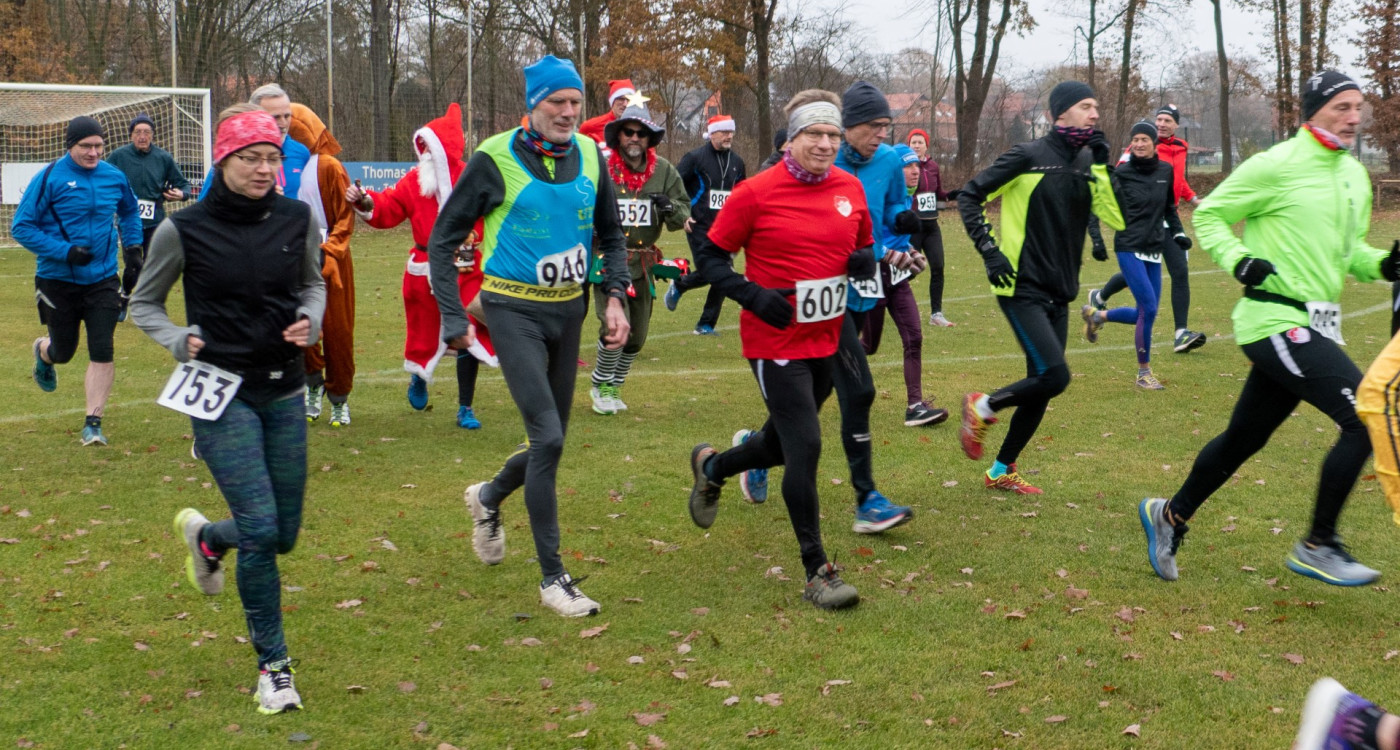 Bei kühler, klarer Herbstluft: Advents-Crosslauf führt durch Wilsche