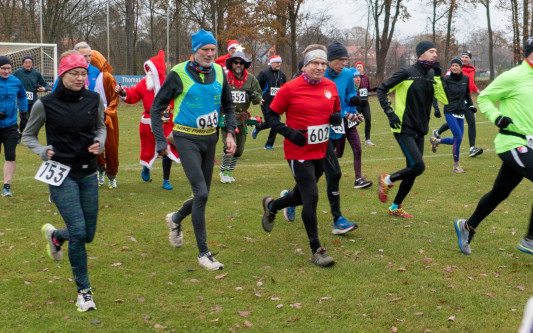Bei kühler, klarer Herbstluft: Advents-Crosslauf führt durch Wilsche