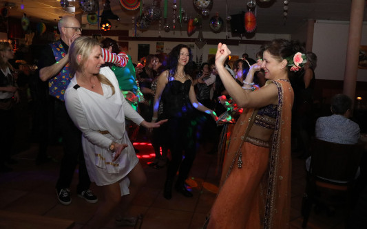 Bei Micha: Bunte Faschingsparty sorgt für vergnügliche Nacht