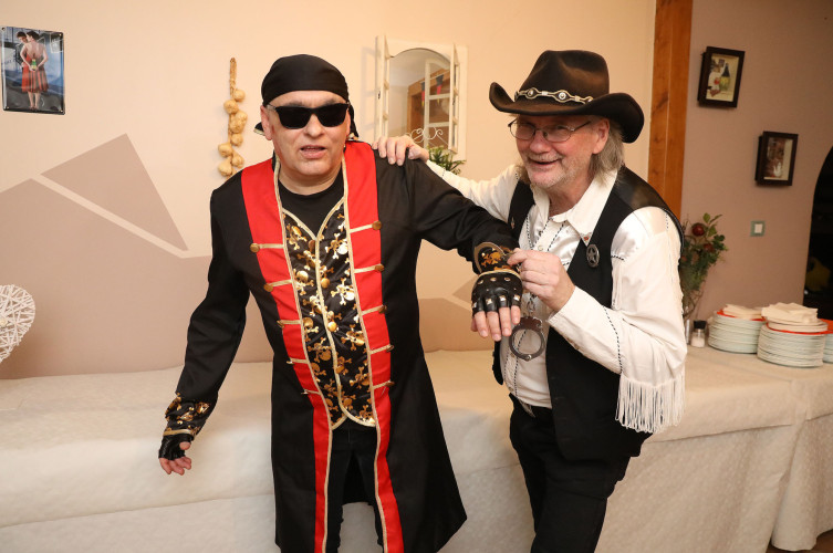 Bei Micha: Bunte Faschingsparty sorgt für vergnügliche Nacht