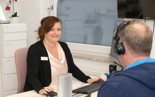 Beste Hörlösungen für persönliche Bedürfnisse: Ohrwerk Hörgeräte aus Gifhorn berät seine Kunden kompetent und freundlich