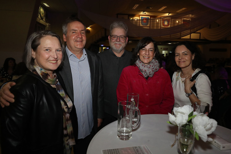 Beste Stimmung und volles Tanzparkett: KURT zeigt die schönsten Bilder vom Internationalen Frauentag in Gifhorns BSK-Saal