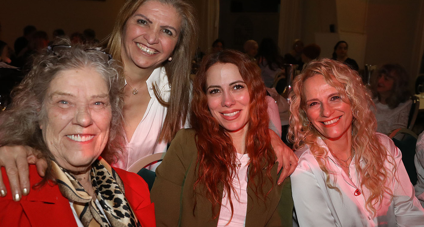 Beste Stimmung und volles Tanzparkett: KURT zeigt die schönsten Bilder vom Internationalen Frauentag in Gifhorns BSK-Saal