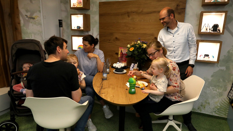 Bildergalerie mit Bällebad und Ritterburg-Rutsche: JOVO Kids eröffnet am Gifhorner Schillerplatz
