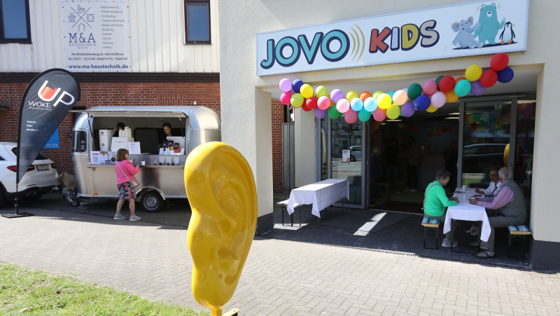 Bildergalerie mit Bällebad und Ritterburg-Rutsche: JOVO Kids eröffnet am Gifhorner Schillerplatz