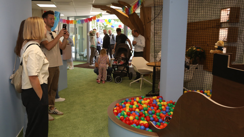 Bildergalerie mit Bällebad und Ritterburg-Rutsche: JOVO Kids eröffnet am Gifhorner Schillerplatz
