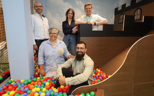 Bildergalerie mit Bällebad und Ritterburg-Rutsche: JOVO Kids eröffnet am Gifhorner Schillerplatz
