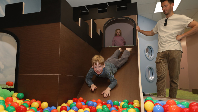 Bildergalerie mit Bällebad und Ritterburg-Rutsche: JOVO Kids eröffnet am Gifhorner Schillerplatz