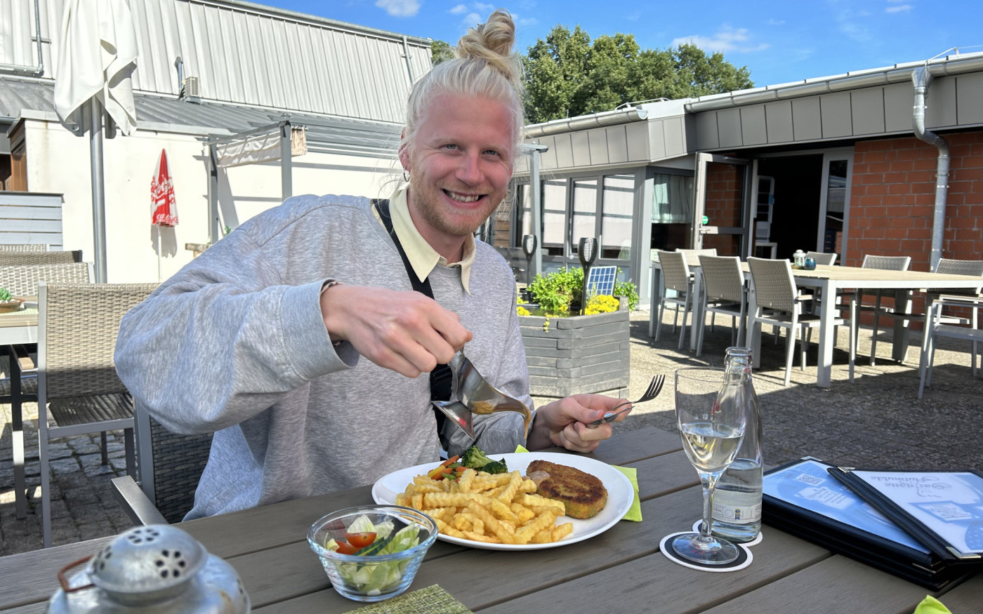 Bodenständige Gerichte, liebenswerte Menschen: In der Gifhorner Gaststätte Flutmulde erwartet einen die große Welt der Schnitzel