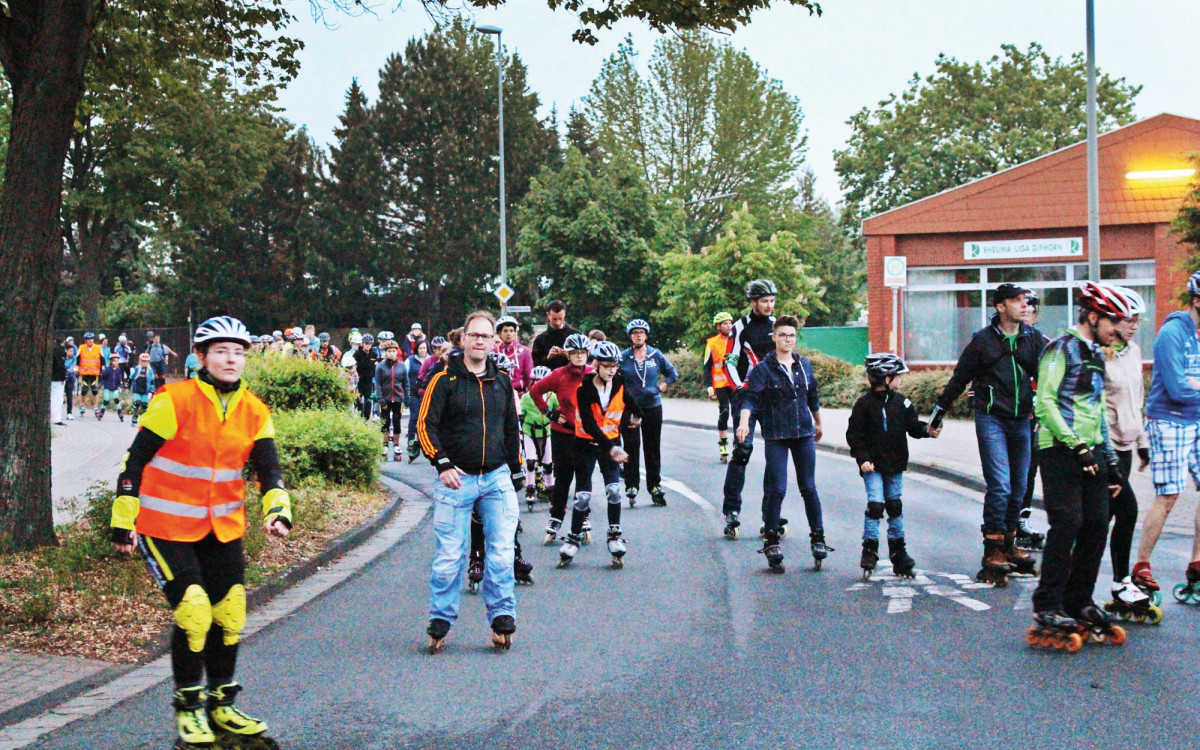Bordstein grinden im Sonnenuntergang: Gifhorner Skate-Night startet am 2. Juni