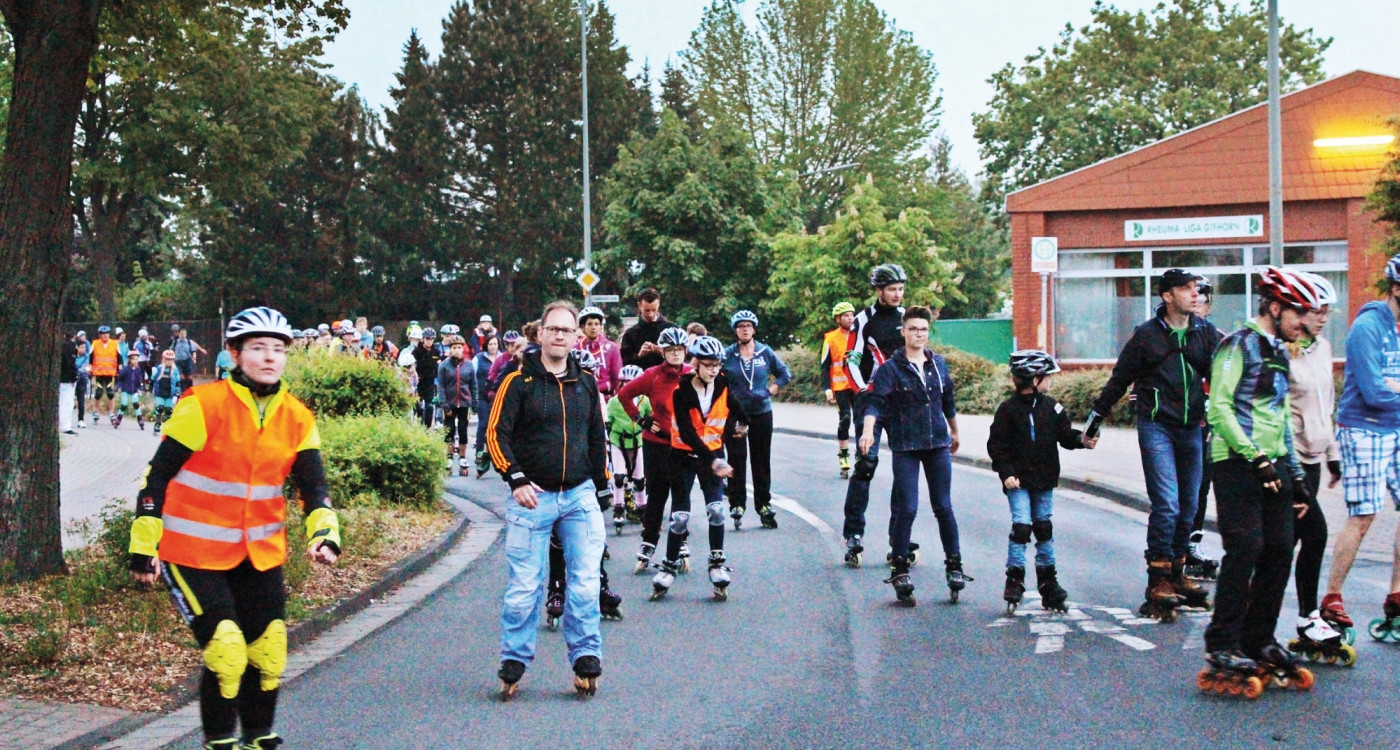 Bordstein grinden im Sonnenuntergang: Gifhorner Skate-Night startet am 2. Juni