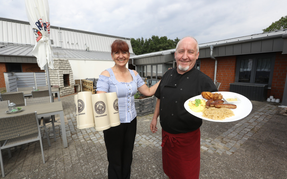 Boulette, Currywurst oder Schnitzel gefällig? Deftige Küche in der Gaststätte Flutmulde
