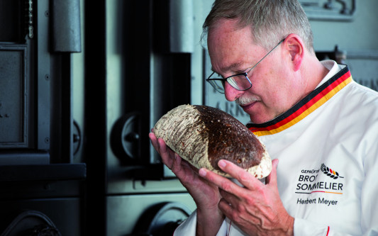 Brot-Sommelier bringt uns das Genießen bei: Herbert Meyer veranstaltet in Wahrenholz kulinarische Workshops