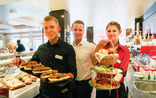Brötchen, Aufläufe, Tiger-Baguette, Kuchen - Im Leiferts gibt's alles, was das Herz begehrt